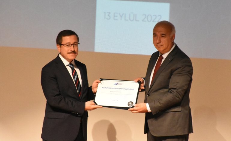 - MALATYA verildi İnönü Belgesi Üniversitesine Kurumsal Akreditasyon 5