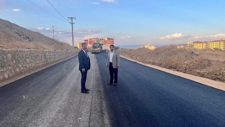 Muş Belediyesinin alt ve üst yapı çalışmaları devam ediyor