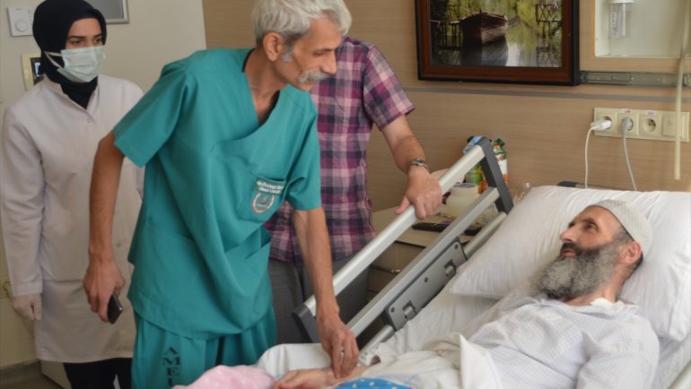 Muş'ta midesinde tümör bulunan hasta ameliyatla sağlığına kavuştu