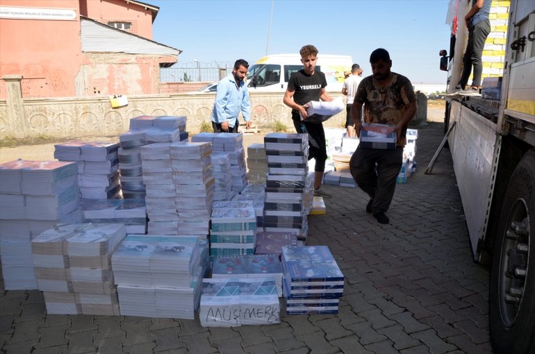 okullara ve - dağıtılıyor ders MUŞ kaynak Ücretsiz kitapları 3