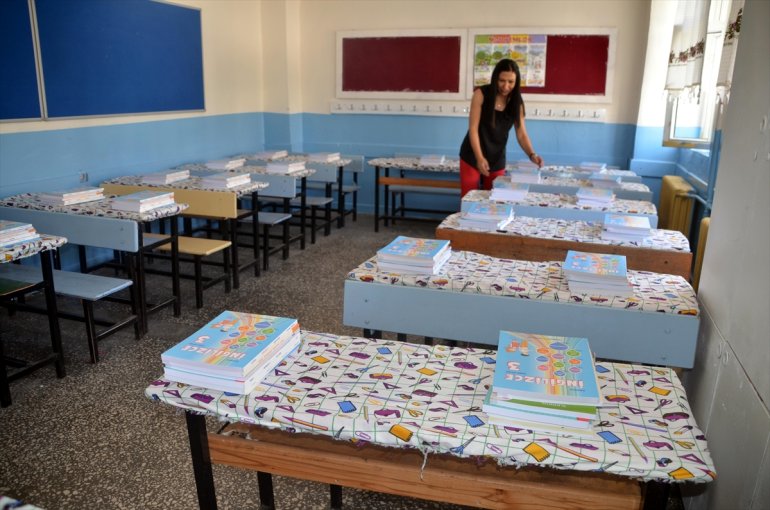 ve dağıtılıyor ders kitapları MUŞ - kaynak okullara Ücretsiz 5