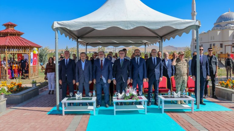 MUŞ - Yeni eğitim öğretim yılı başladı1