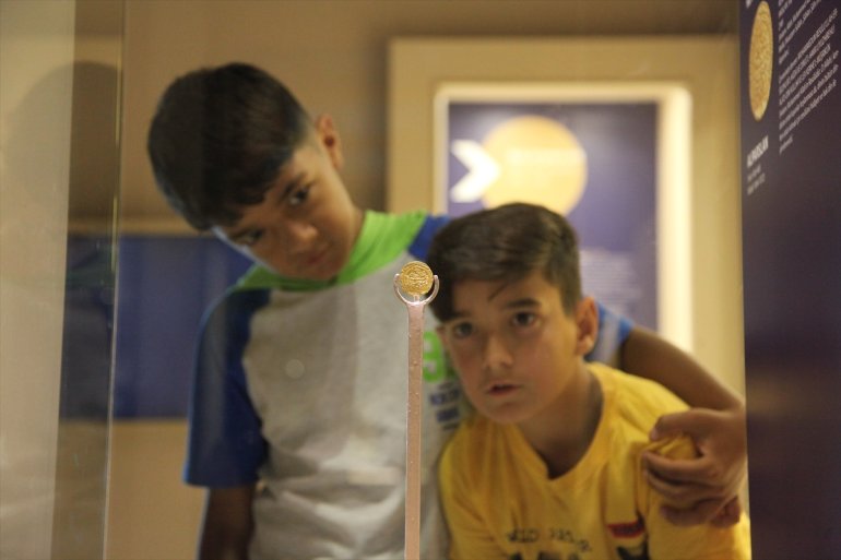 Ahlat dönemine ait Sultan altın sergileniyor sikke Alparslan Müzesi