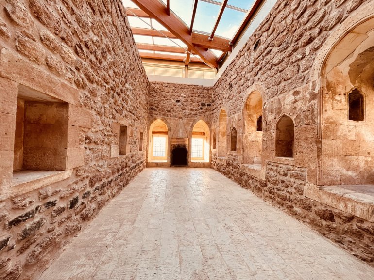 Tarih kokan İshak Paşa Sarayı