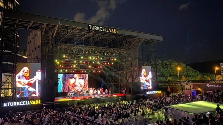 Turkcell, sanatla hayallere ortak oluyor