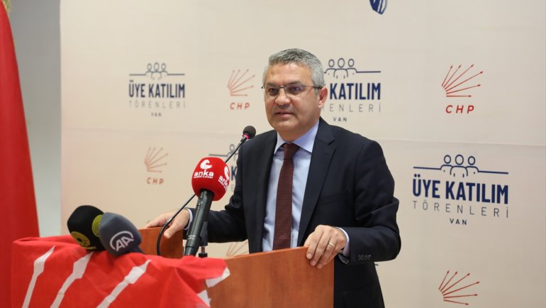 CHP Genel Başkan Yardımcısı Salıcı, partisinin Van'daki üye katılım töreninde konuştu: