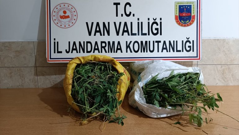 Van'da 17 kilo 400 gram kubar esrar ele geçirildi