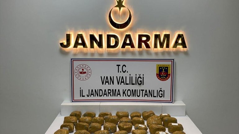 Van'da 18 kilo 321 gram esrar ele geçirildi
