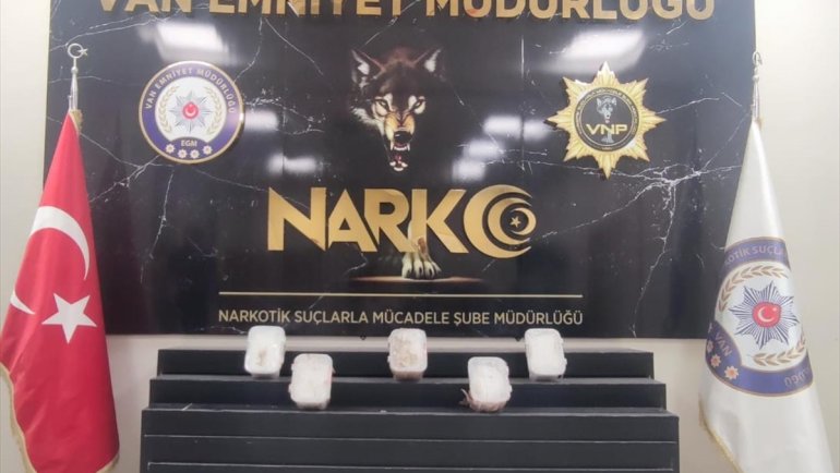 Van'da 5 kilo 632 gram sentetik uyuşturucu ele geçirildi