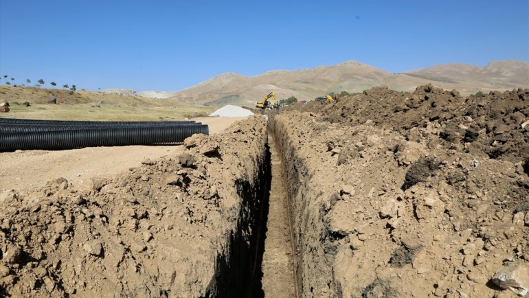 Van'da imara açılan mahallelerde alt yapı çalışması başlatıldı
