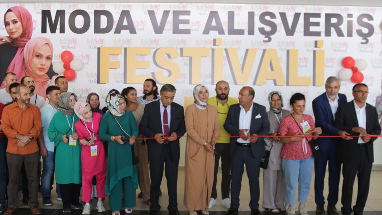Van'da moda ve alışveriş festivali başladı