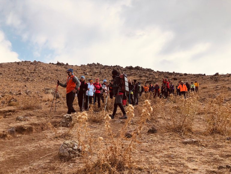 Ağrı Dağı zirvesine çıkmak isteyen kadın dağcılara fırtına engel oldu1