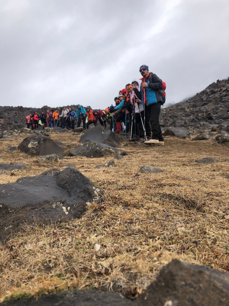 Ağrı Dağı zirvesine çıkmak isteyen kadın dağcılara fırtına engel oldu3