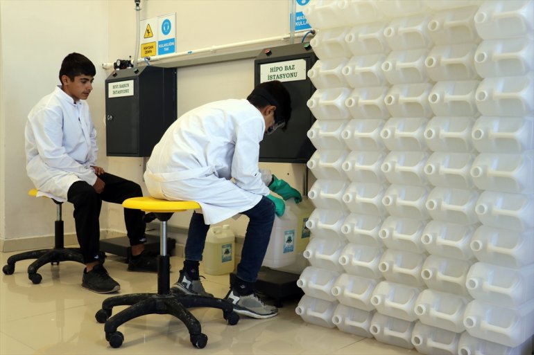 öğrencileri - AĞRI lise ürünlerini üretiyor Okulların temizlik 2