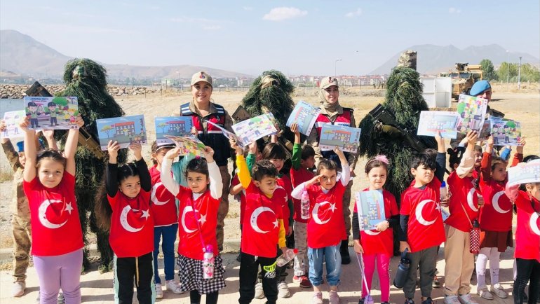 Bitlis'te doğa yürüyüşü düzenlendi