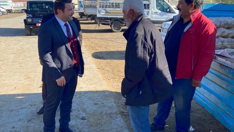 Bulanık Kaymakamı Ocak, canlı hayvan pazarını ziyaret etti