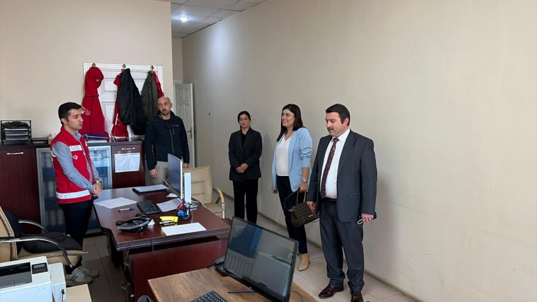 Bulanık Kaymakamı Ocak, Sarıpınar beldesini ziyaret etti