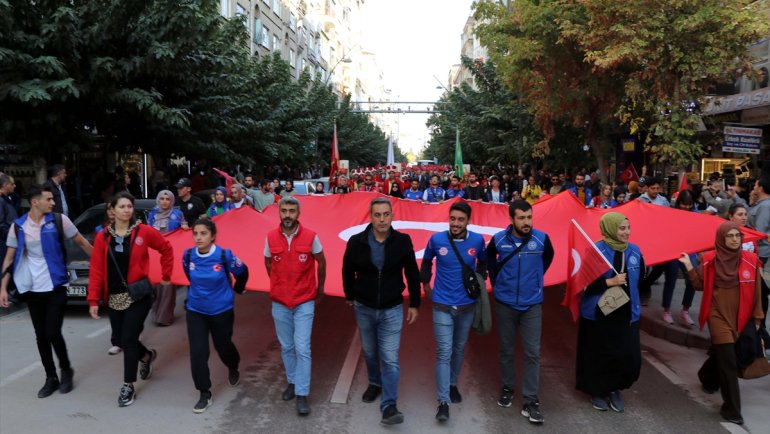 Elazığ'da "25. Uluslararası Hazar Şiir Akşamları" başladı