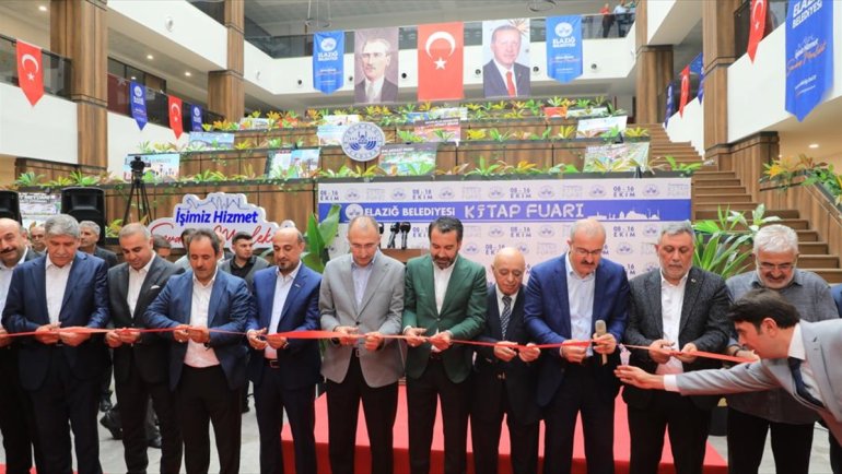 Elazığ'da "4. Ulusal Kitap Fuarı" açıldı