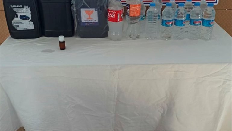 Elazığ'da 600 litre kaçak şarap ele geçirildi