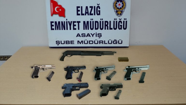Elazığ'da aranan 25 zanlı asayiş uygulamalarında yakalandı
