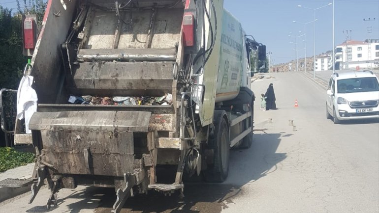 Elazığ'da çöp kamyonunun çarptığı 73 yaşındaki kadın öldü