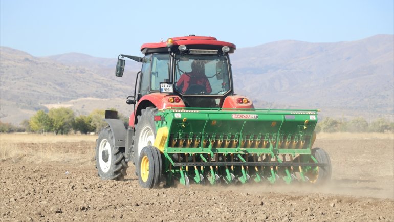Erzincan Belediyesi ektiği hububatın geliri ile ihtiyaç sahiplerine destek olacak