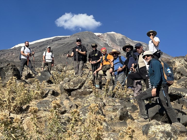 Gazeteciler Ağrı Dağı