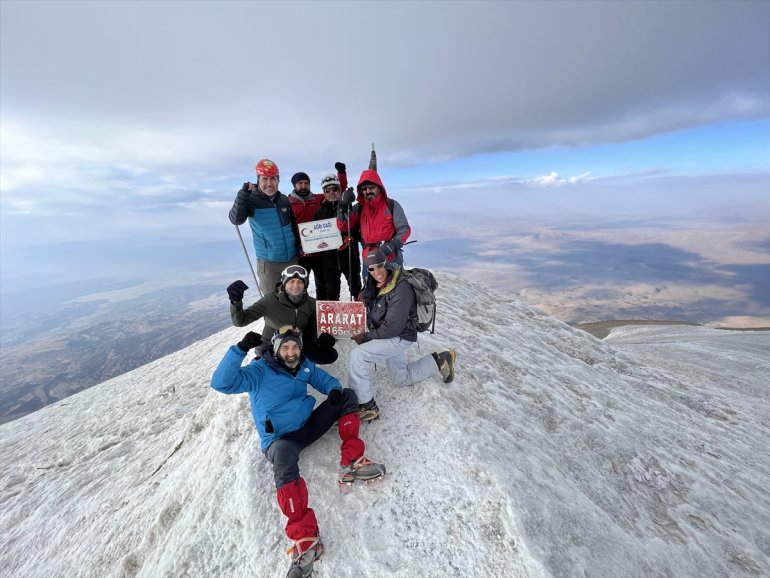 Gazeteciler Ağrı Dağı