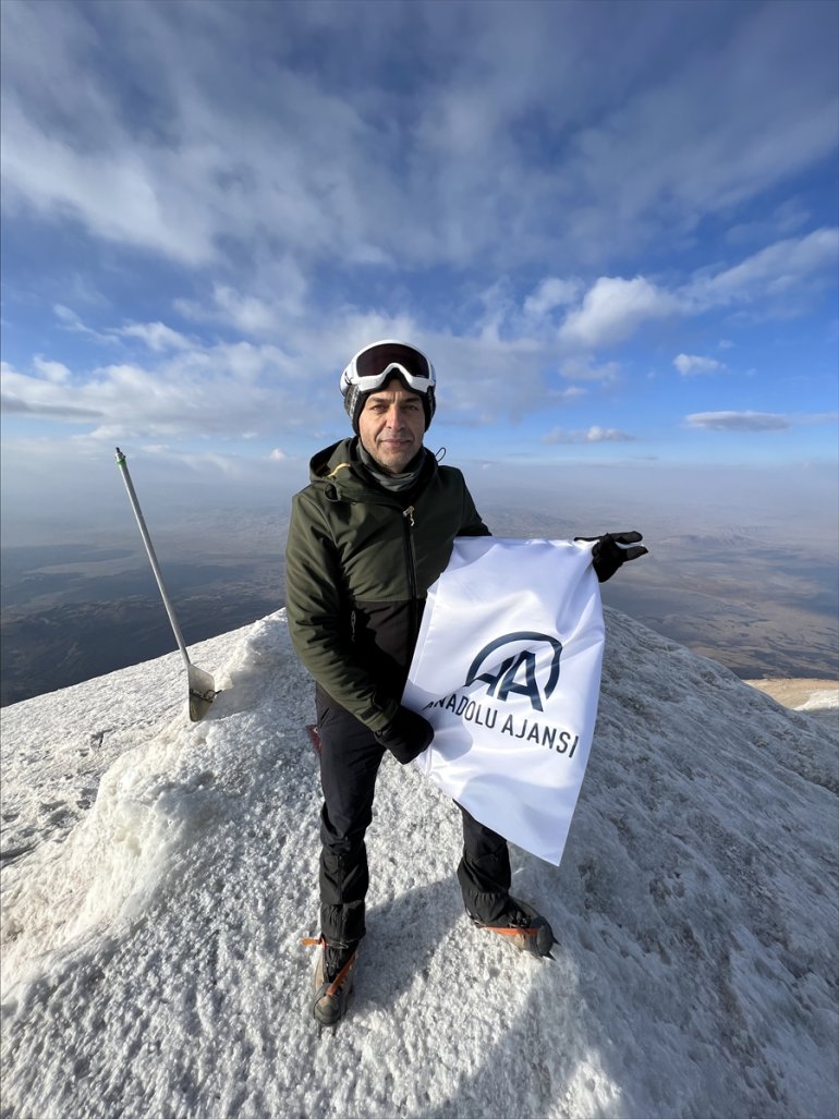 Gazeteciler Ağrı Dağı