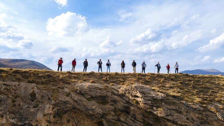 Gevaş ilçesinde doğa yürüyüşü etkinliği düzenlendi