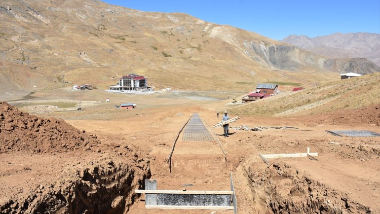 Hakkari'deki kayak merkezi yeni yatırımlarla geliştiriliyor