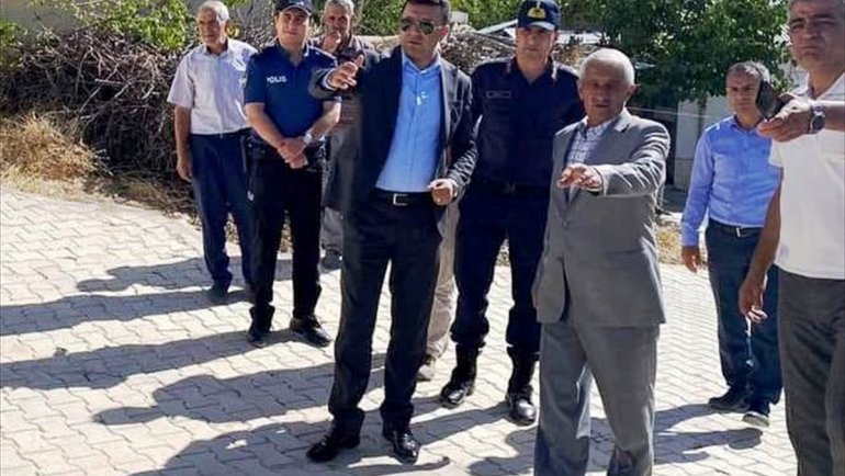 Keban Kaymakamı Akbulut, yol yapım çalışmasını inceledi 1