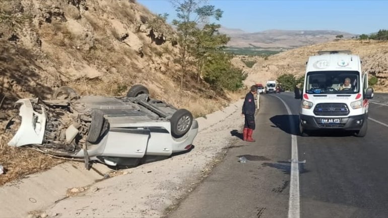 Malatya'da iki otomobilin çarpıştığı kazada 3 kişi yaralandı