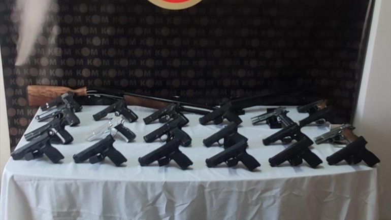 Malatya'da silah ticareti operasyonunda yakalanan 8 şüpheli tutuklandı