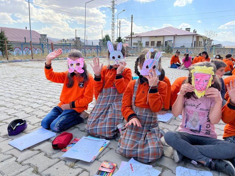 Öğrenciler hayvanlar için çizdi2