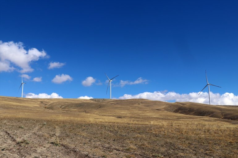 Rüzgarın megavatsaat enerjiye dönüştüğü İpek 20 üretiliyor elektrik Geçidi