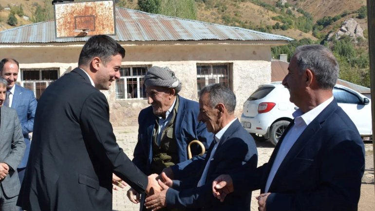 Şemdinli Kaymakamı Taşgın'dan köy ziyareti