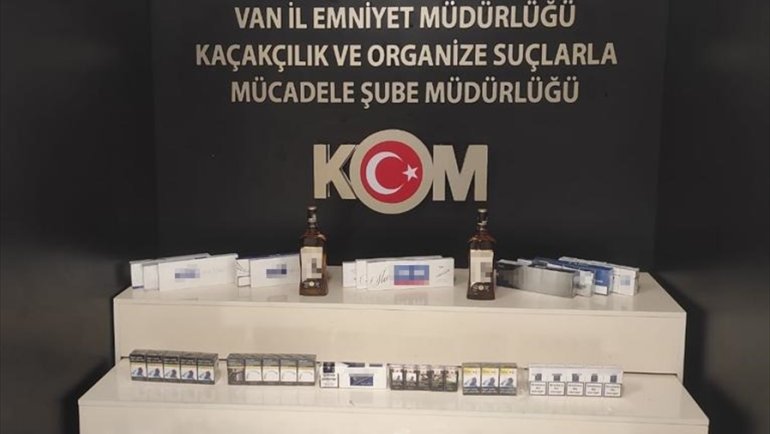 Van'da farklı suçlardan aranan 19 kişi tutuklandı