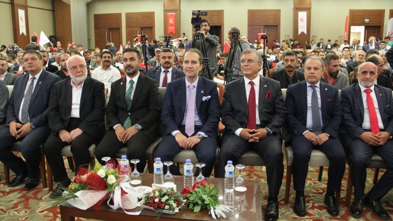 Yeniden Refah Partisi Genel Başkanı Erbakan, Malatya'da partisinin il kongresine katıldı: