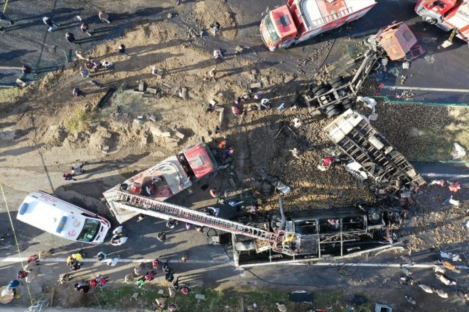 aldı alev otobüs Ağrı