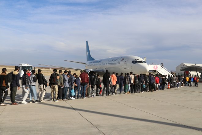 düzensiz uyruklu gönderildi ülkelerine Afganistan 136 göçmen Ağrı