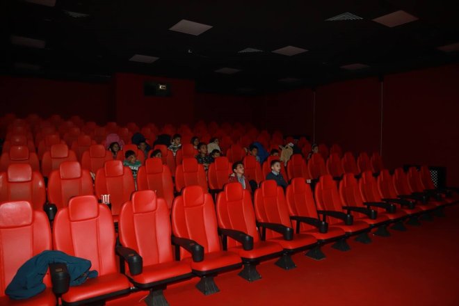 AĞRI köydeki Gönüllü - gençler çocukları götürdü sinemaya 3