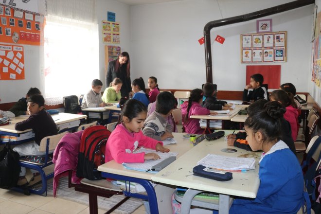 "Köy öğretmeni olma" hayalleri Ağrı'da gerçekleşti