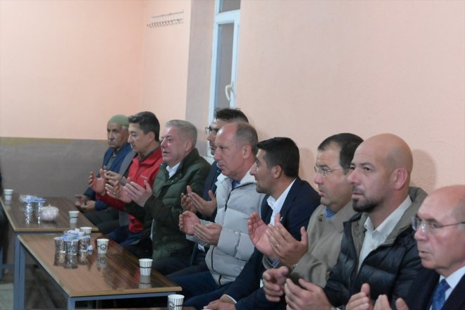 etti Genel İnce, esnafı Memleket - Partisi Ağrı