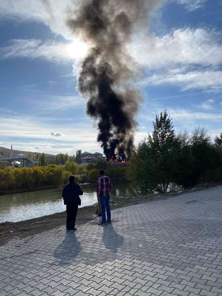 ağrı tutak tanker otobüs kaza1