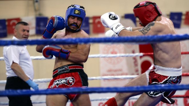Ardahan'da İller Arası Kick Boks Zafer Kupası başladı