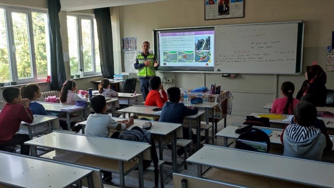 Baskil'de trafik güvenliği eğitimi verildi