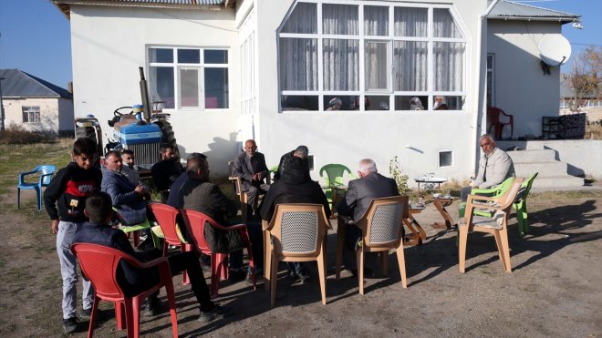 Bitlis'te kuduz nedeniyle ölen çocuğun ailesi, aynı acılar yaşanmasın istiyor