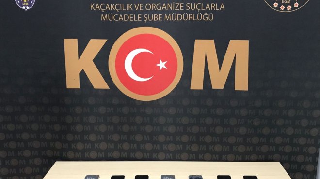 Bitlis'te gümrük kaçağı 16 telefon ele geçirildi